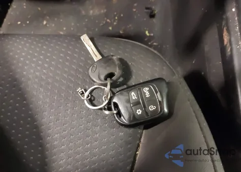 2011 Kia Sorento Lx z USA, uszkodzony, nr VIN 5XYKTCA16BG065442